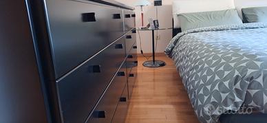 cassettiera a 8 cassetti nera lucida