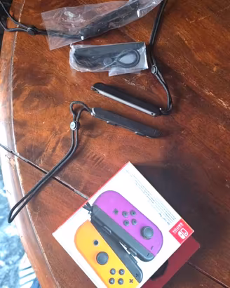 Laccetti Joy-Con Nintendo Switch mai usati