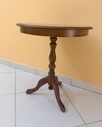 Tavolino tondo e console in legno.