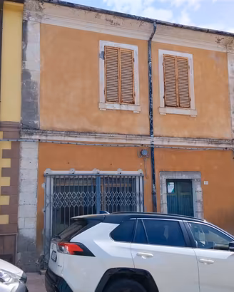 Casa indipendente con cortile