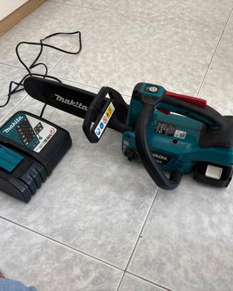 Motosega a batteria Makita