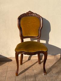 Sedia antica in legno noce e velluto