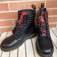 Doc Martens nero/tartan NUOVE