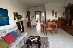 Quadrivani, posto auto e cantina - Zona Salesiani