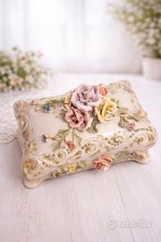 Raffinato Portagioie in Porcellana Artistica