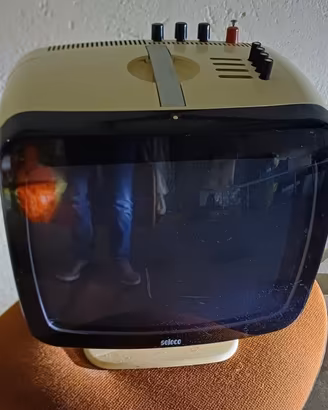 TV Seleco SP12