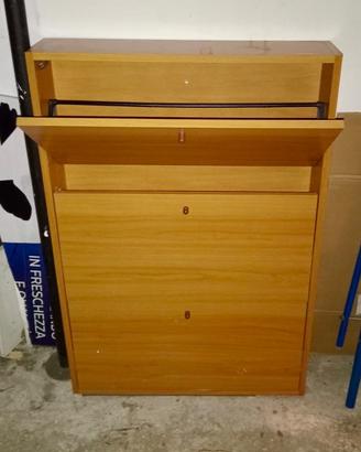 Scarpiera in legno – compatta e funzionale