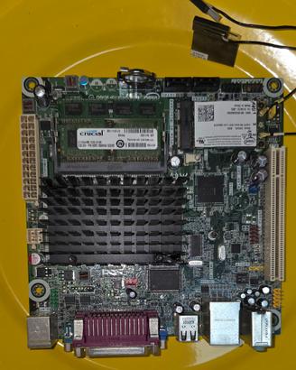 scheda madre intel D525MW 4Gb Ram e processore