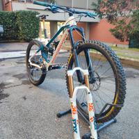 Mondraker superfoxy Carbon 29