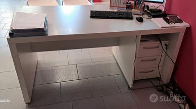 ARREDAMENTO MOBILI