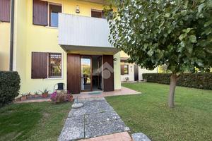 VILLA A SCHIERA A LAZISE