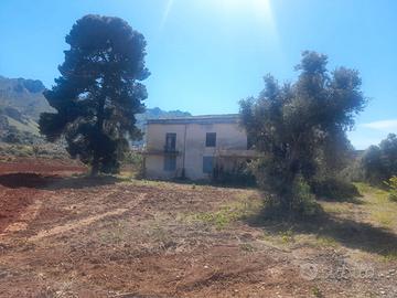 Villa situata in via maria di gesu ' via brasca