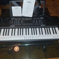 Piano con cuffie e microfono