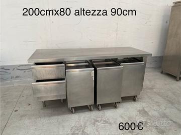 Mobili in acciaio inox