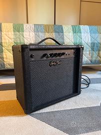 Amplificatore Harley Benton per basso elettrico