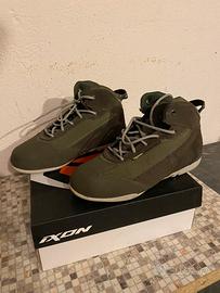 Scarpe moto estive della AXON