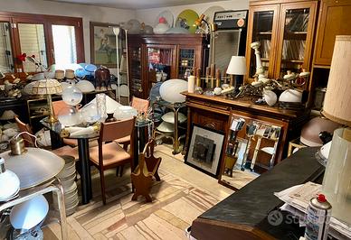 Fuoritutto trasferimento si vende design a stock