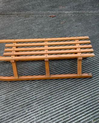 Slitta in legno