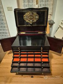 Monetiere raccoglitore monete in legno