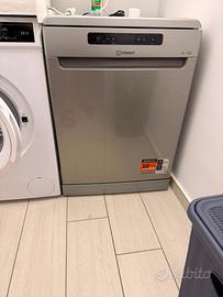 Lavastoviglie Indesit Acciaio inox