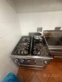 Cucina professionale a gas 4 fuochi – dimensioni 8