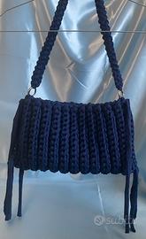 Shoulder bag con frange personalizzata