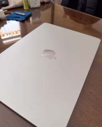 MacBook Air 13" M4 (2025) - 16GB RAM / 256GB SSD