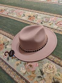 Cappello Piazza Italia con catena oro