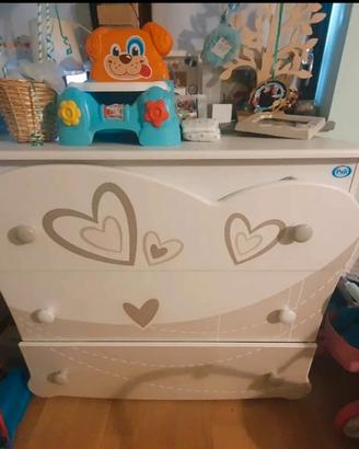 LETTINO PALI BIANCOI+CASSETTIERA BIANCA E CUORI