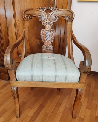 Poltrona francese in legno di noce