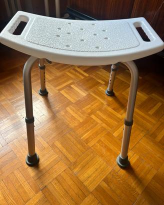 Sgabello da doccia regolabile con maniglie