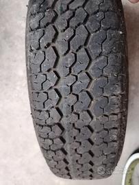 pneumatico con cerchio in acciaio