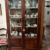 vetrinetta antica con vetri smerigliati