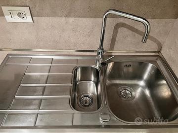 Lavello con gocciolatoio