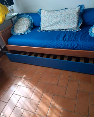 Divano letto con secondo letto estraibile 