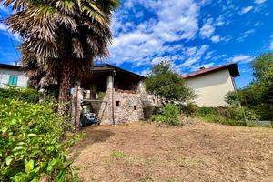 Rustico con giardino privato