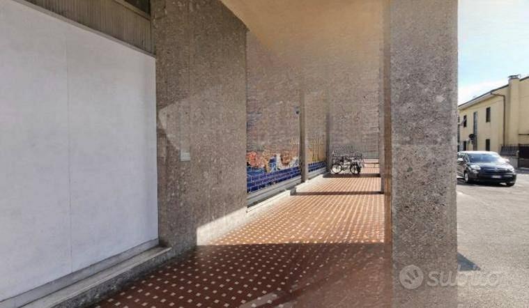 Immobile in asta di 770 m² con 1 locale a Canegrat - Vista 3