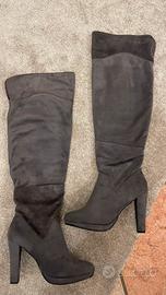 Stivali in Nabuk grigio morbidi