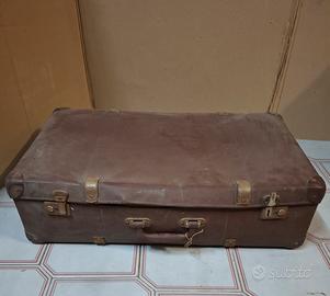 Valigia antica in cartone 