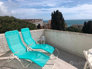 S. Marinella attichetto mansardato vista mare