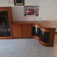 Mobile soggiorno con tavolo e sedie