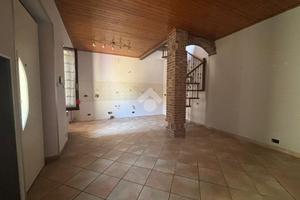 CASA SEMINDIPENDENTE A CASTAGNOLE PIEMONTE