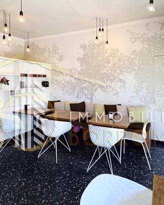 Immobile di 257 m² a Lazzate