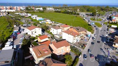 3 LOCALI A CIVITANOVA MARCHE