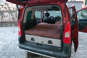 Allestimento Camper su Misura per Citroën Berlingo