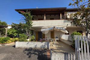 VILLA A SCHIERA A SAN NICOLA ARCELLA