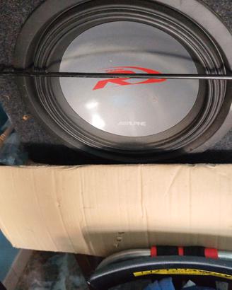 sub woofer ,amplificatore ,condensatore alpine .