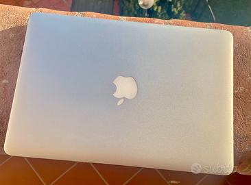 MacBook Air 13” (Early 2015)
