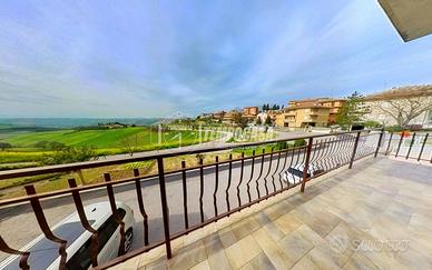 APPARTAMENTO CON DUE GARAGE, SOFFITTA ABITABILE E