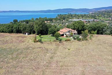 Villa di 400 m² con più di 5 locali a Trevignano R